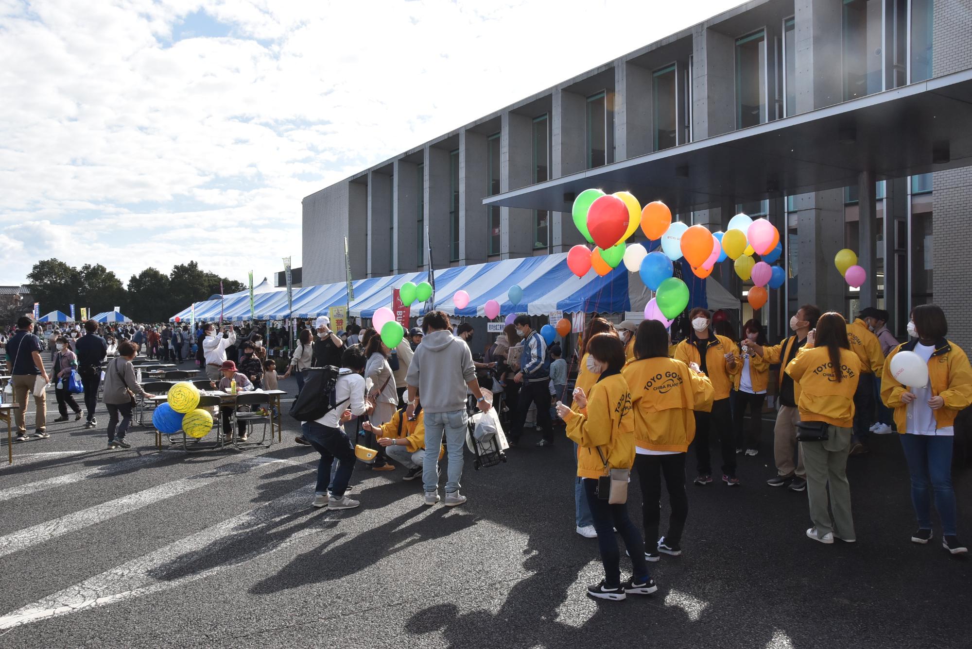 東庄ふれあいまつりのにぎわい