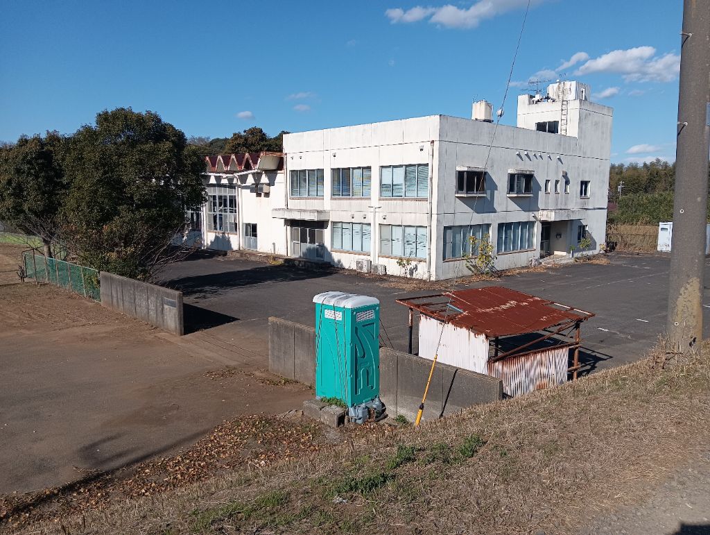 給食センター正面の写真