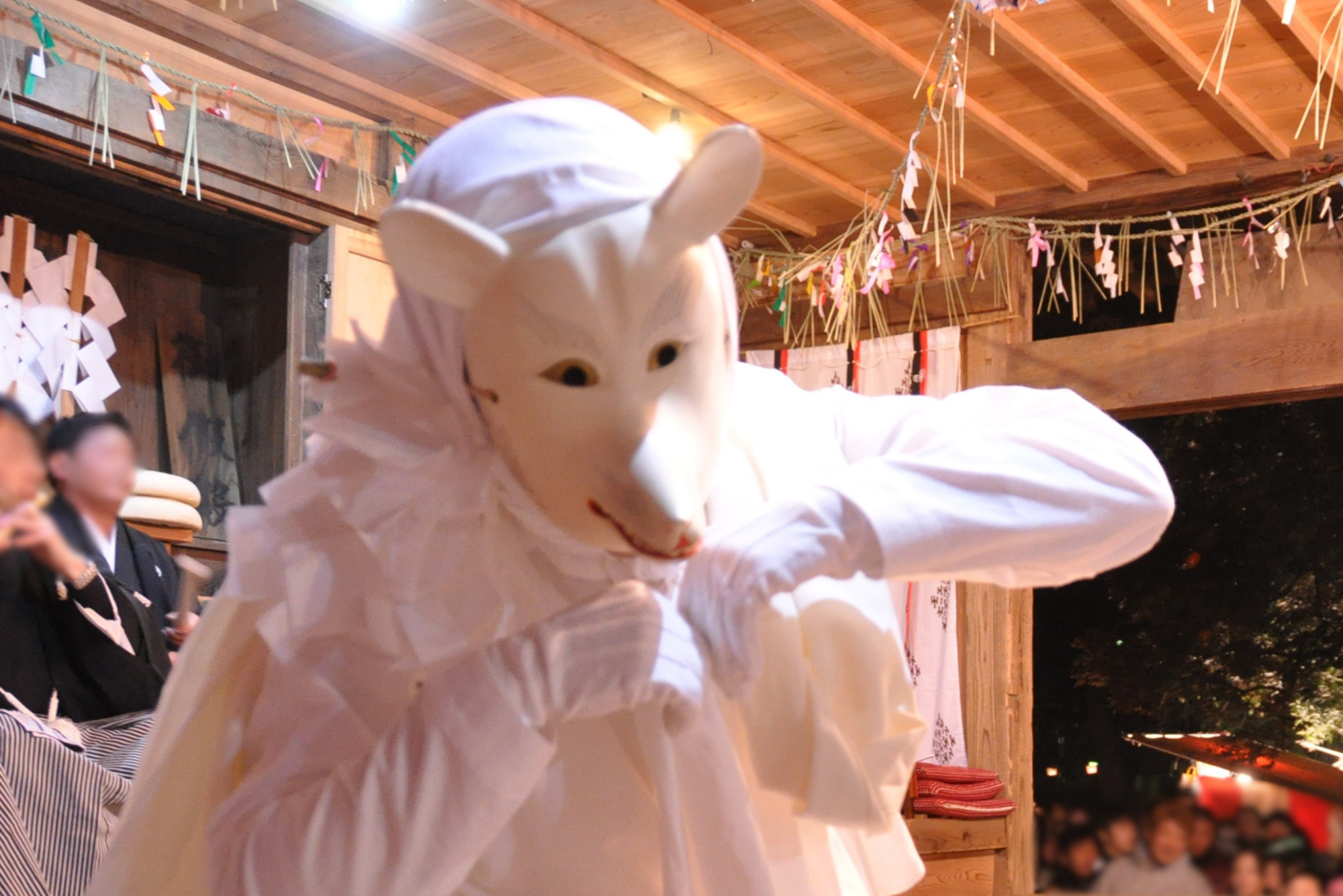 白狐（しろぎつね）演者の写真