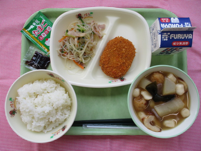 給食の写真